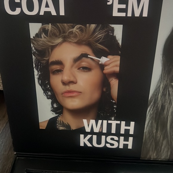 Milk Mascara in Boom - Picture 4 of 5